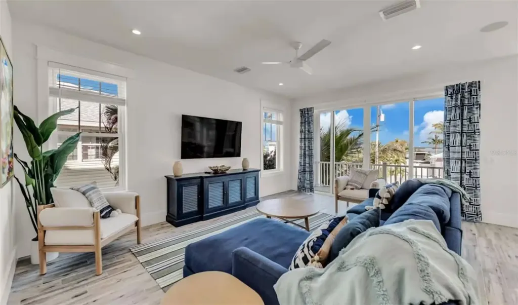 2210 Avenue A Bradenton Beach FL 34217