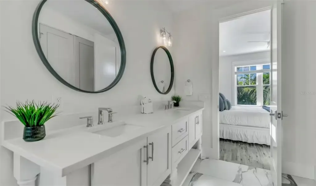2210 Avenue A Bradenton Beach FL 34217