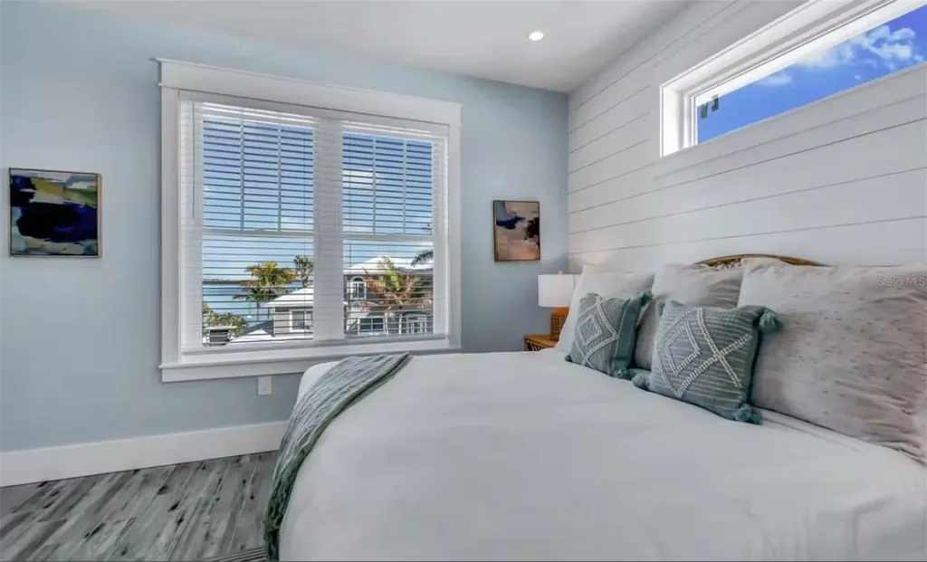2210 Avenue A Bradenton Beach FL 34217