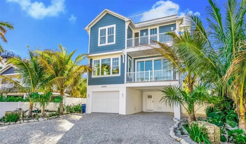 2210 Avenue A Bradenton Beach FL 34217