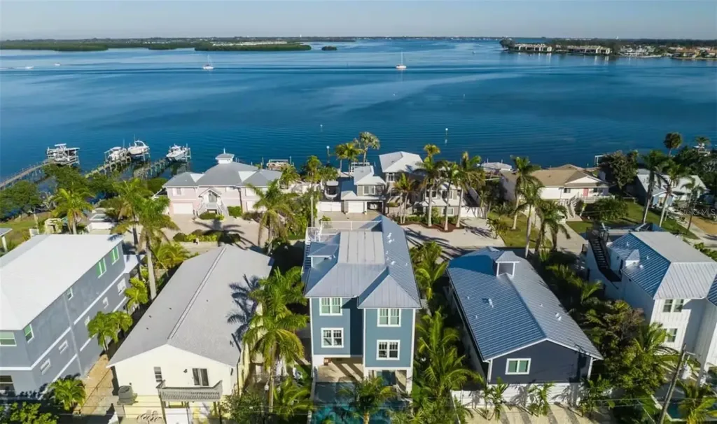 2210 Avenue A Bradenton Beach FL 34217