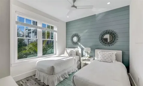 2210 Avenue A Bradenton Beach FL 34217