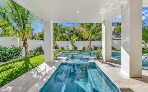2210 Avenue A Bradenton Beach FL 34217