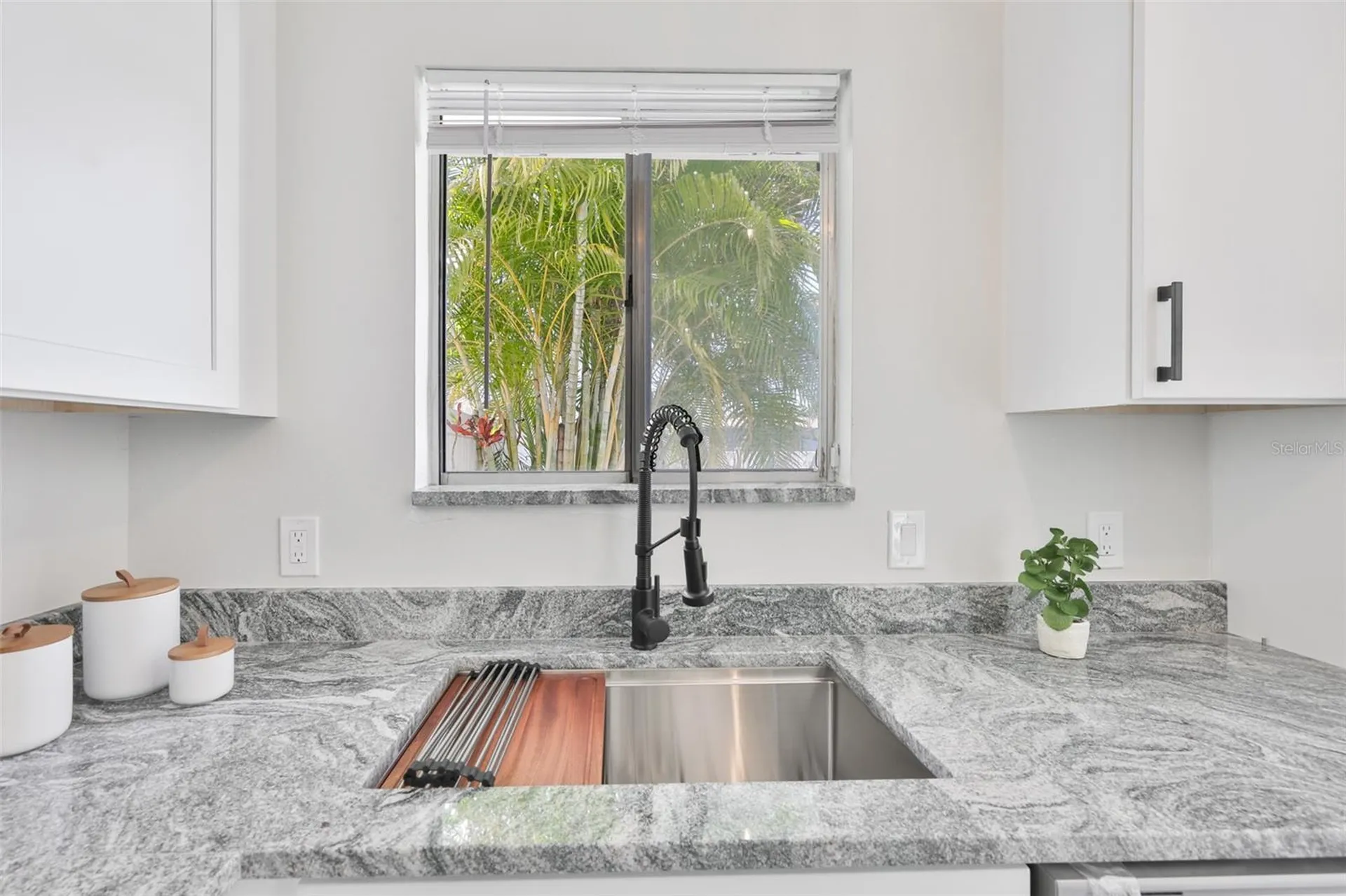 6412 Rockpointe Drive Tampa FL 33634