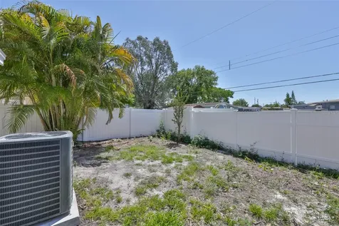 6412 Rockpointe Drive Tampa FL 33634