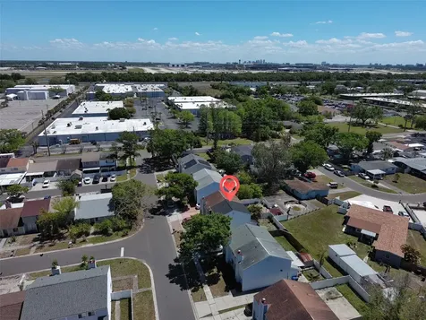 6412 Rockpointe Drive Tampa FL 33634