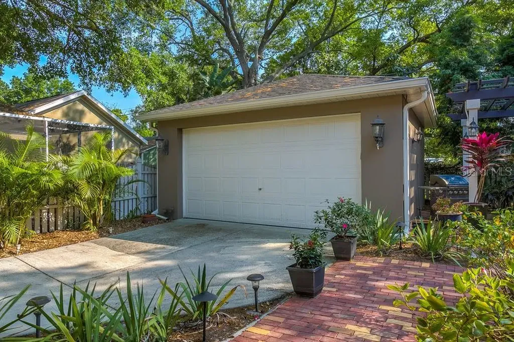 3408 W Bay Villa Avenue Tampa FL 33611