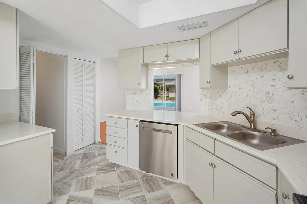 3323 Meadow Run Circle Venice FL 34293
