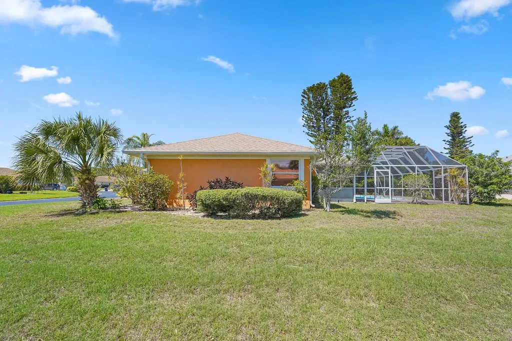 3323 Meadow Run Circle Venice FL 34293