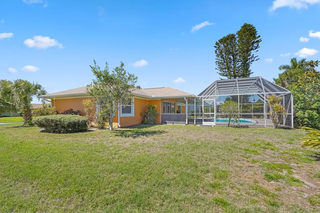 3323 Meadow Run Circle Venice FL 34293