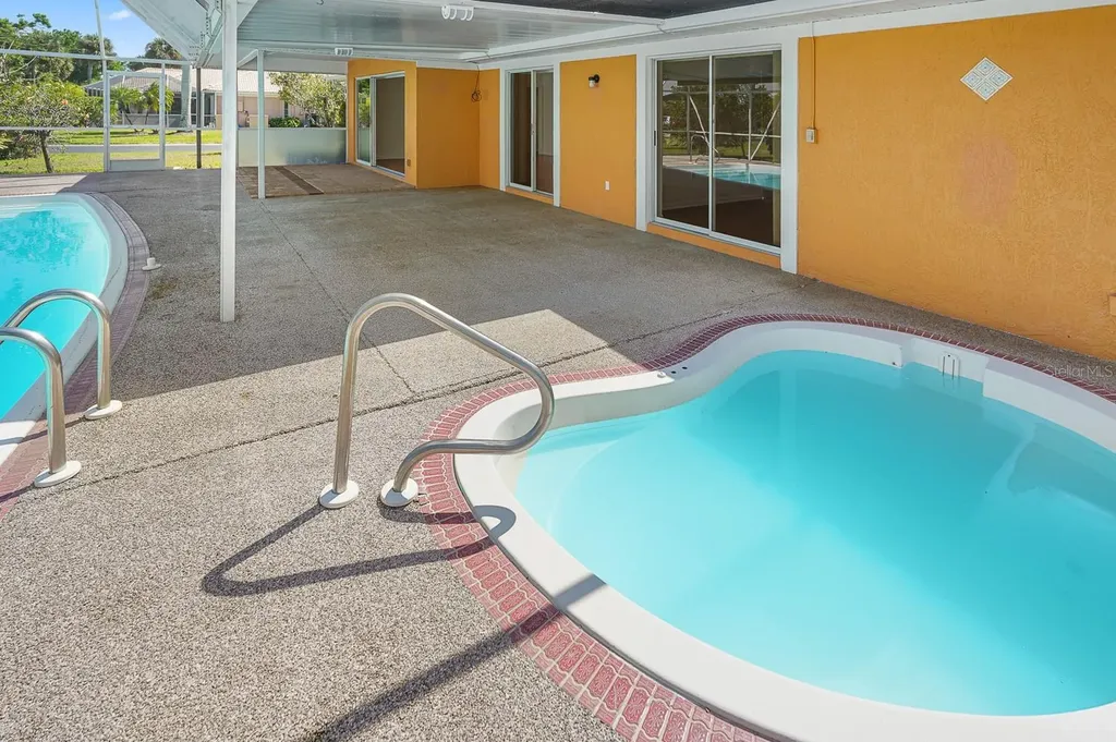 3323 Meadow Run Circle Venice FL 34293