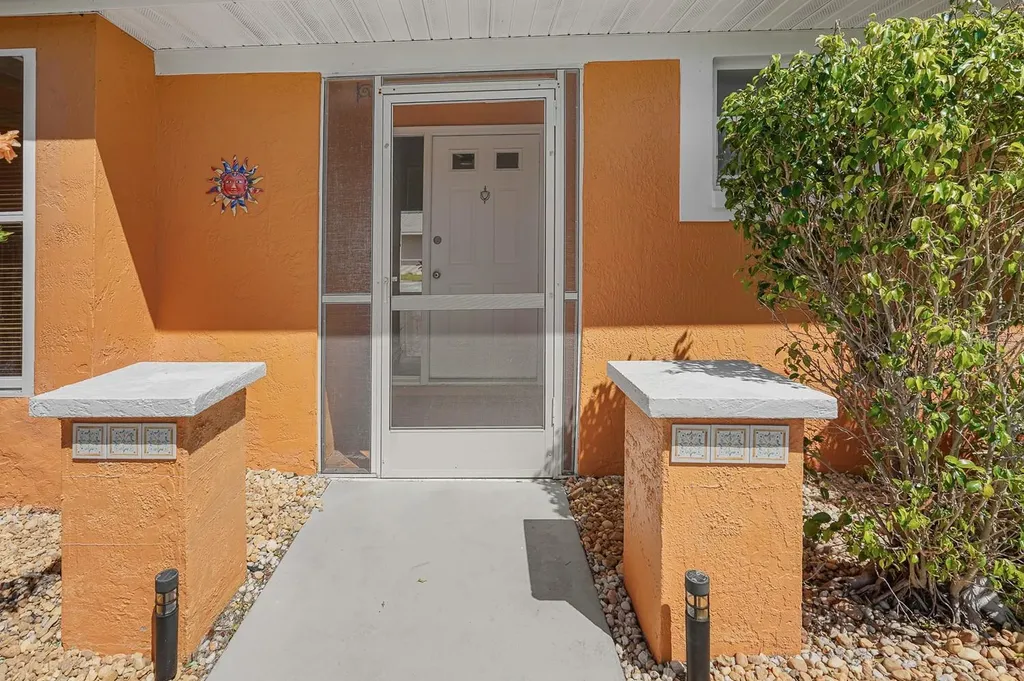 3323 Meadow Run Circle Venice FL 34293
