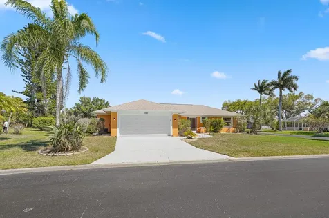 3323 Meadow Run Circle Venice FL 34293