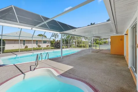 3323 Meadow Run Circle Venice FL 34293