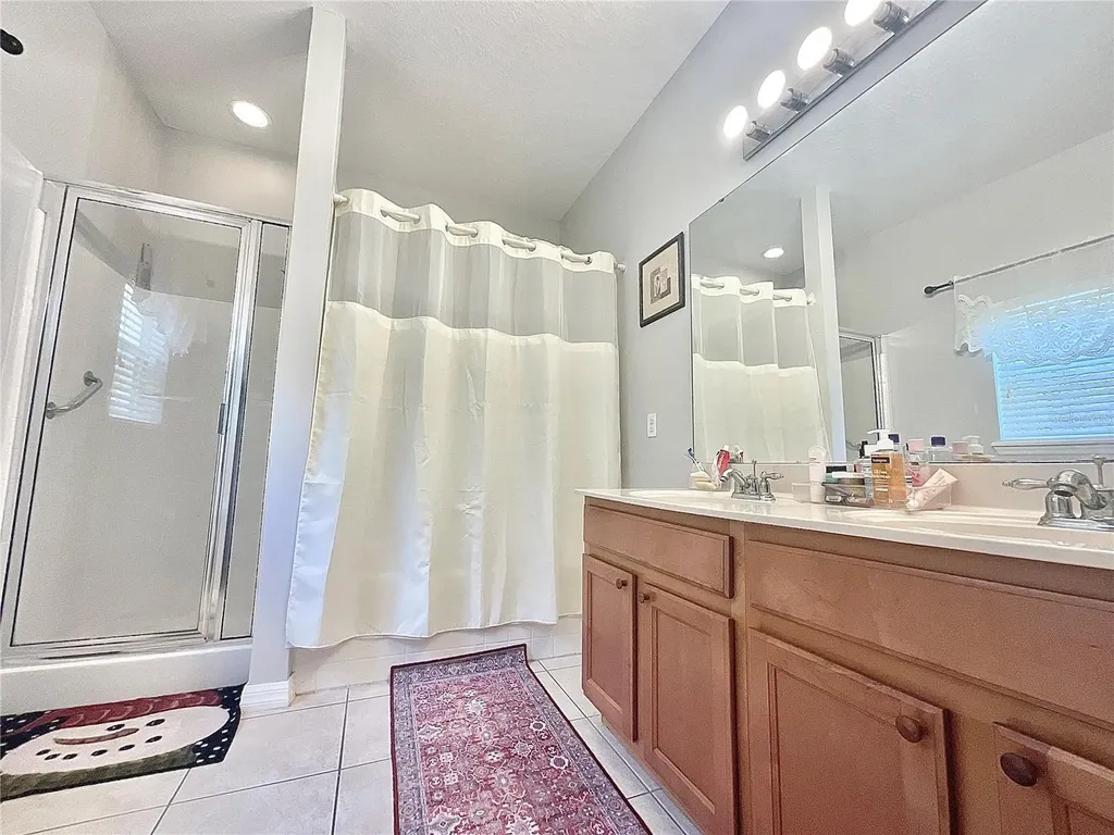 907 Hacienda Circle Kissimmee FL 34741