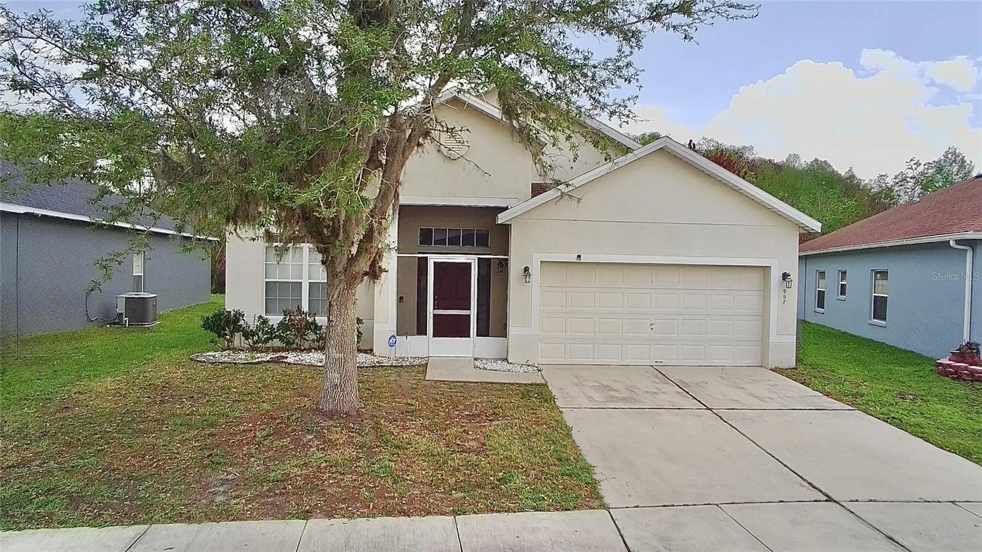 907 Hacienda Circle Kissimmee FL 34741