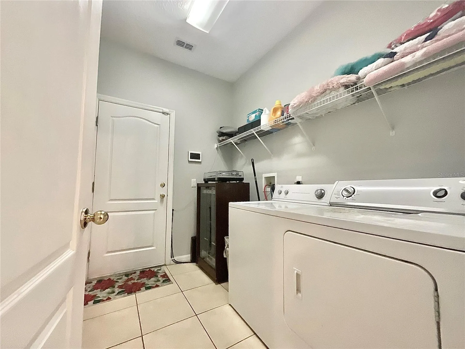 907 Hacienda Circle Kissimmee FL 34741