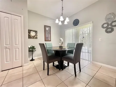 907 Hacienda Circle Kissimmee FL 34741