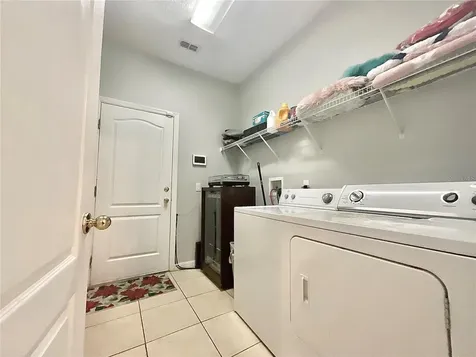 907 Hacienda Circle Kissimmee FL 34741