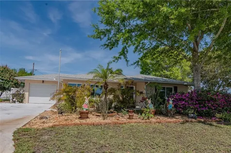 4101 Yardley Avenue N St Petersburg FL 33713