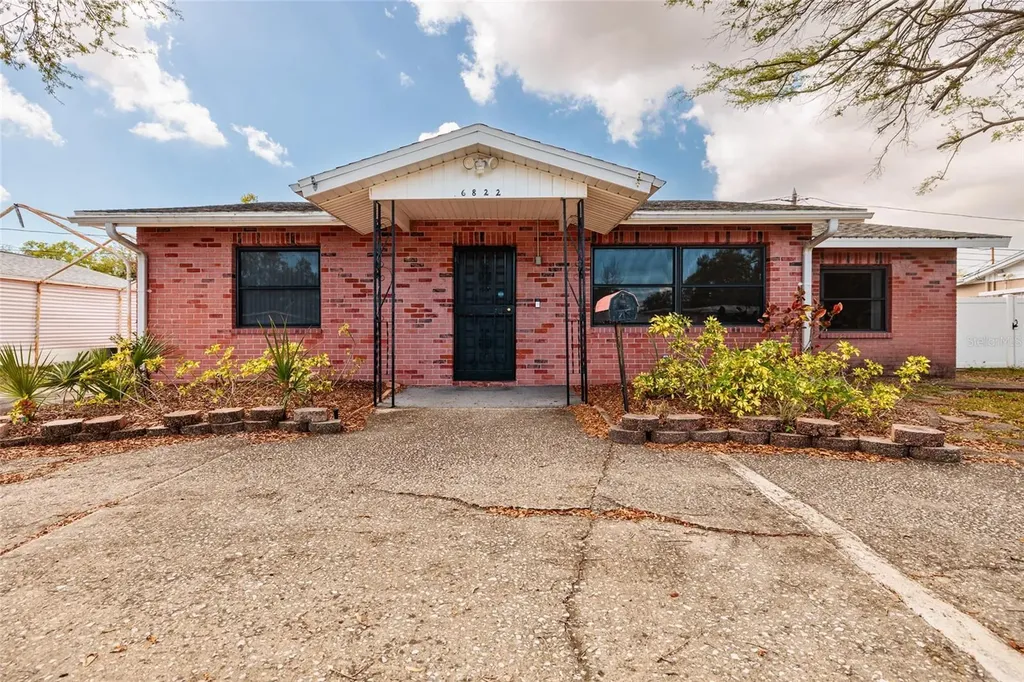 6822 21st Street N St Petersburg FL 33702