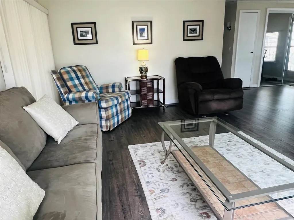 2282 Piazza Drive Sarasota FL 34238