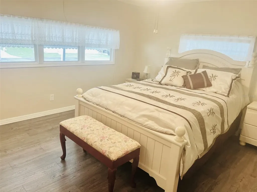 2282 Piazza Drive Sarasota FL 34238