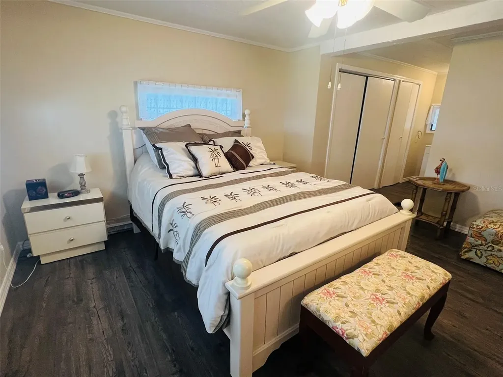 2282 Piazza Drive Sarasota FL 34238