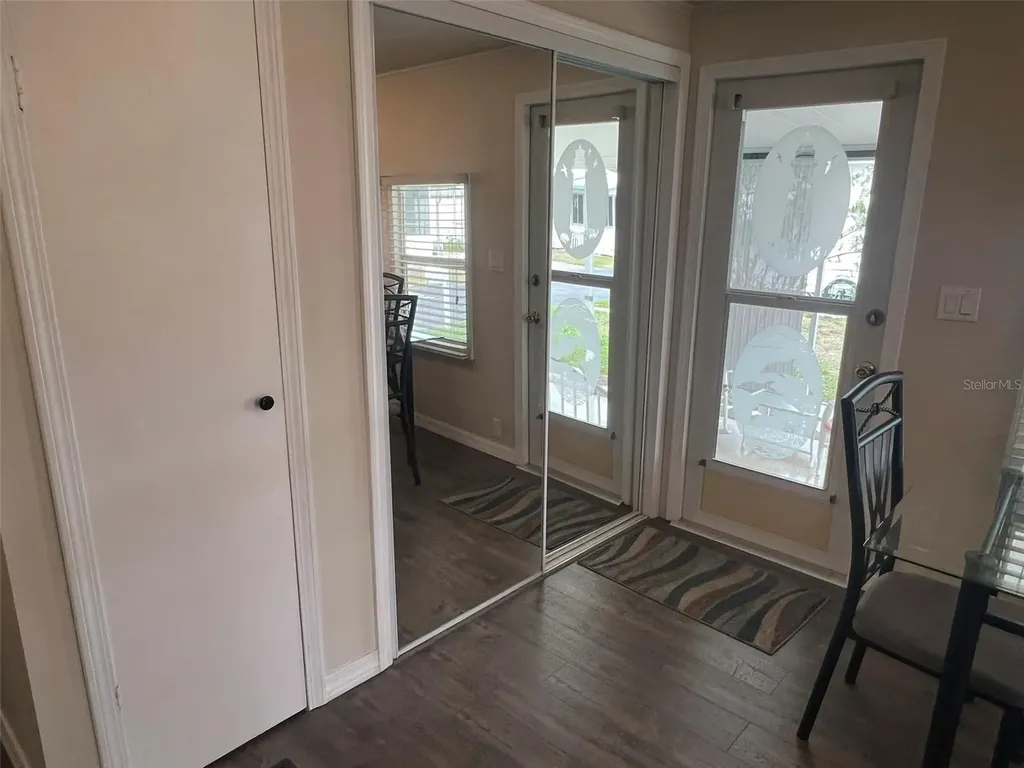 2282 Piazza Drive Sarasota FL 34238
