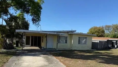 5268 Coral Way St Petersburg FL 33714
