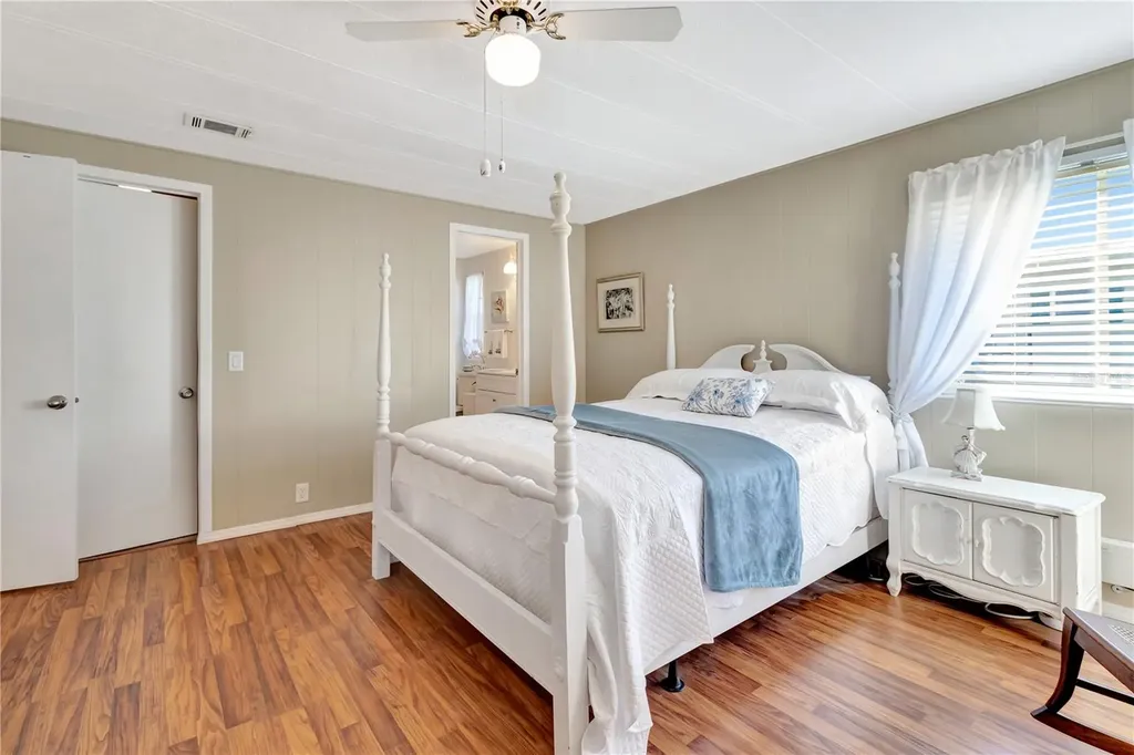 2236 Evergreen Circle Zellwood FL 32798