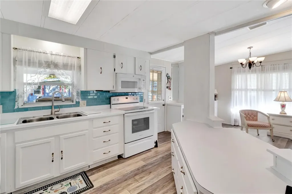2236 Evergreen Circle Zellwood FL 32798