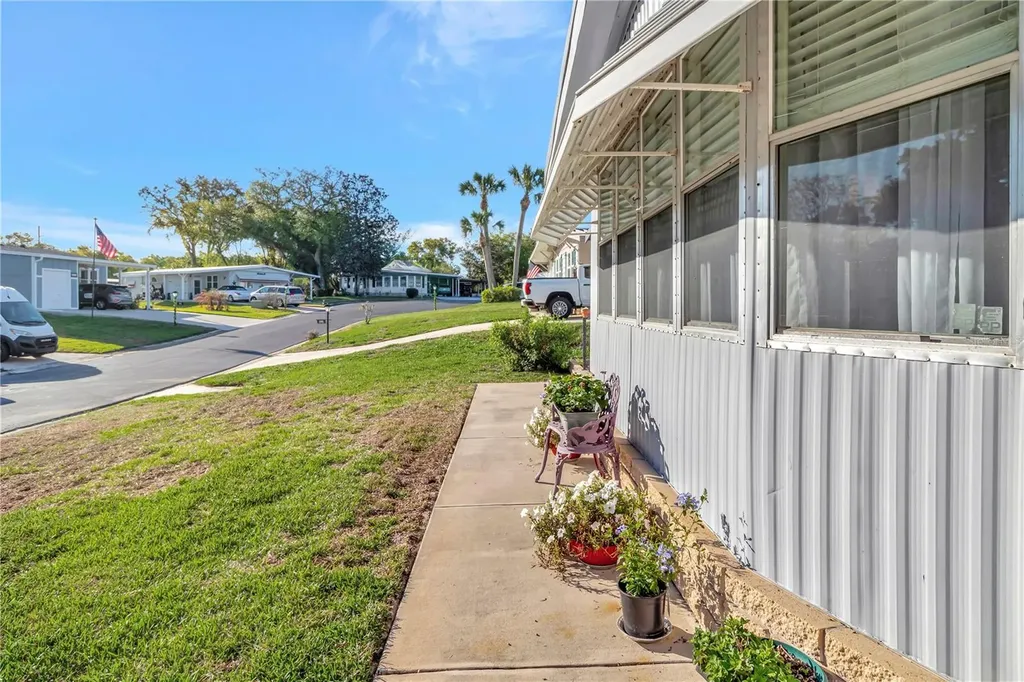 2236 Evergreen Circle Zellwood FL 32798