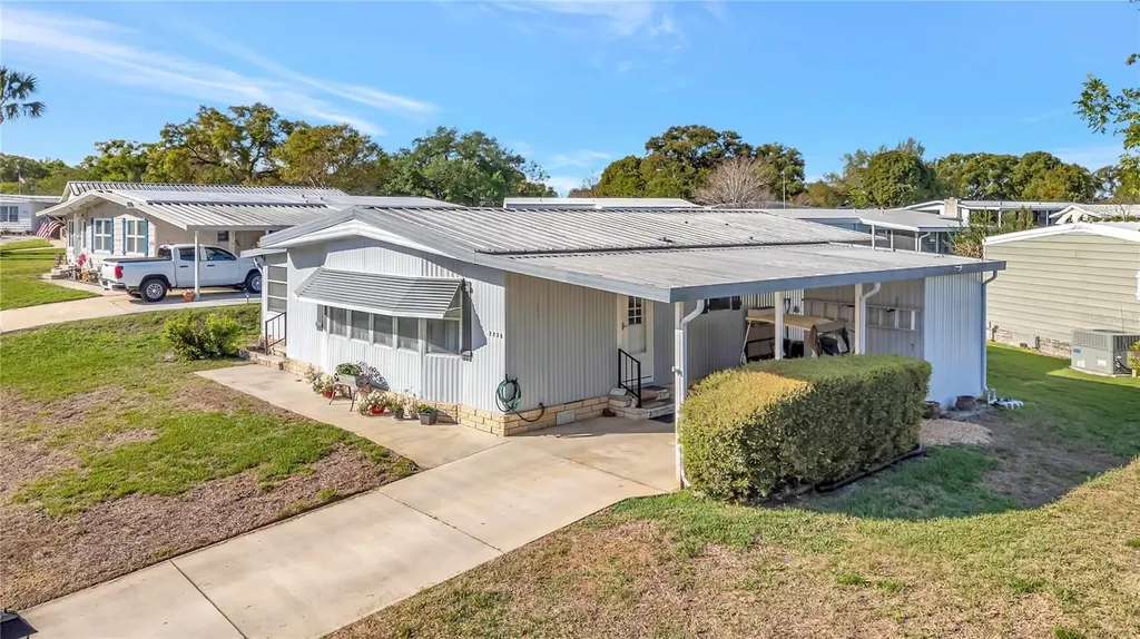 2236 Evergreen Circle Zellwood FL 32798