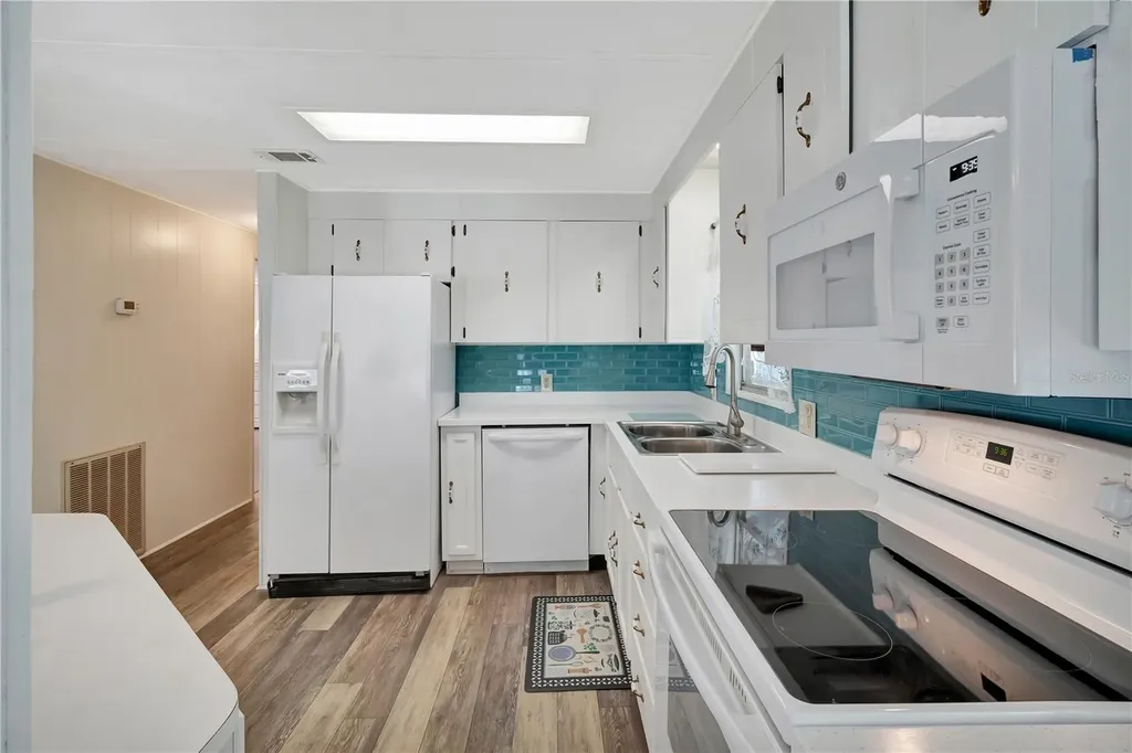 2236 Evergreen Circle Zellwood FL 32798