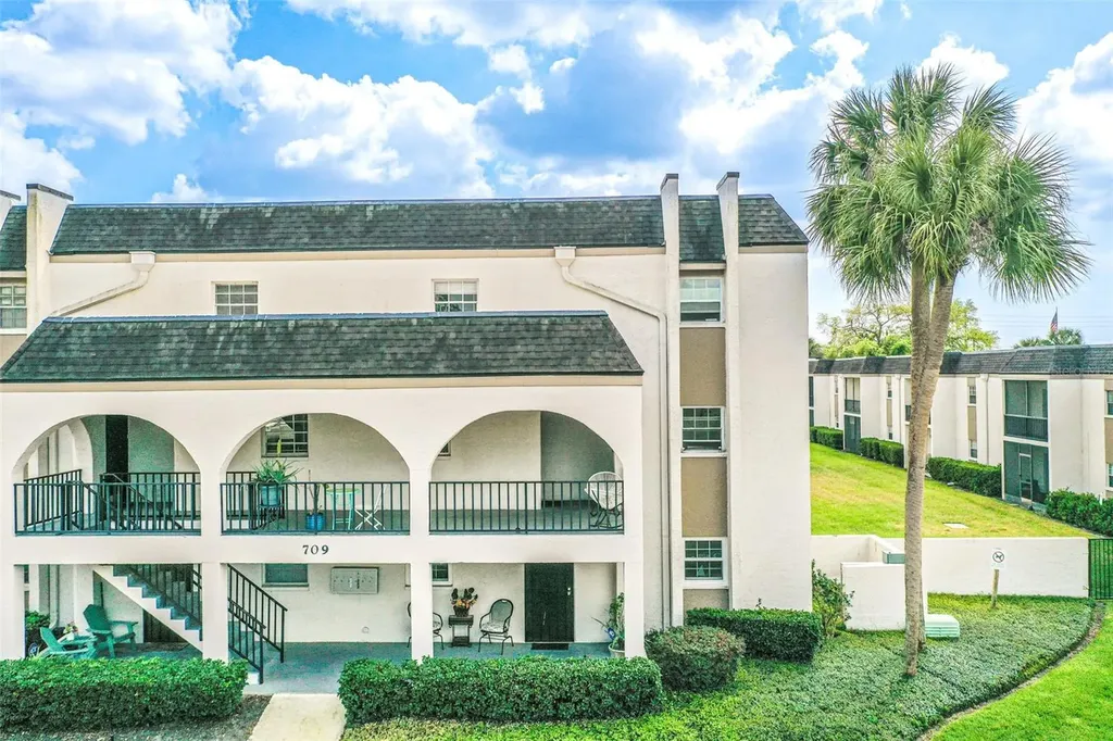709 Russell Lane Brandon FL 33510
