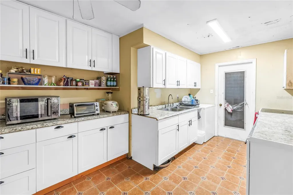 2334 Prospect Street Sarasota FL 34239