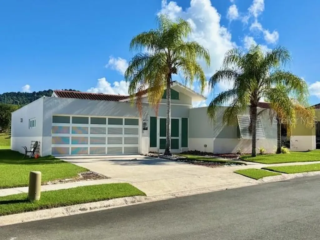 746 Camino De Los Cedros Gurabo PR 00778