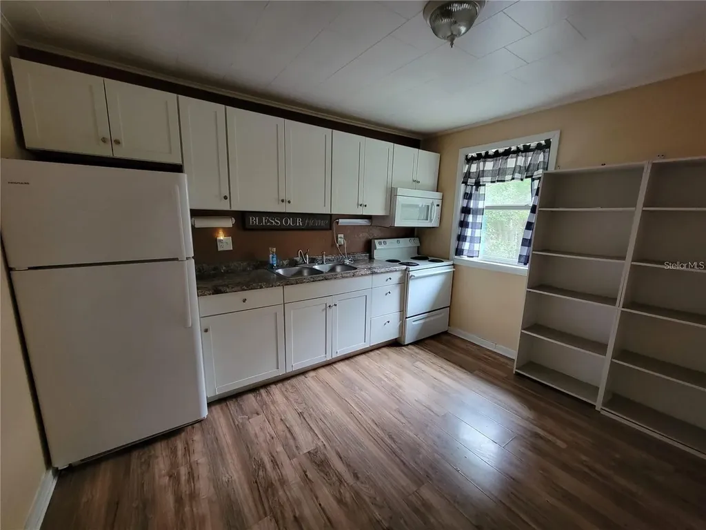 965 NE 2nd Street Ocala FL 34470