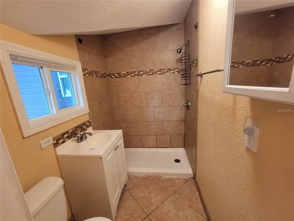 965 NE 2nd Street Ocala FL 34470