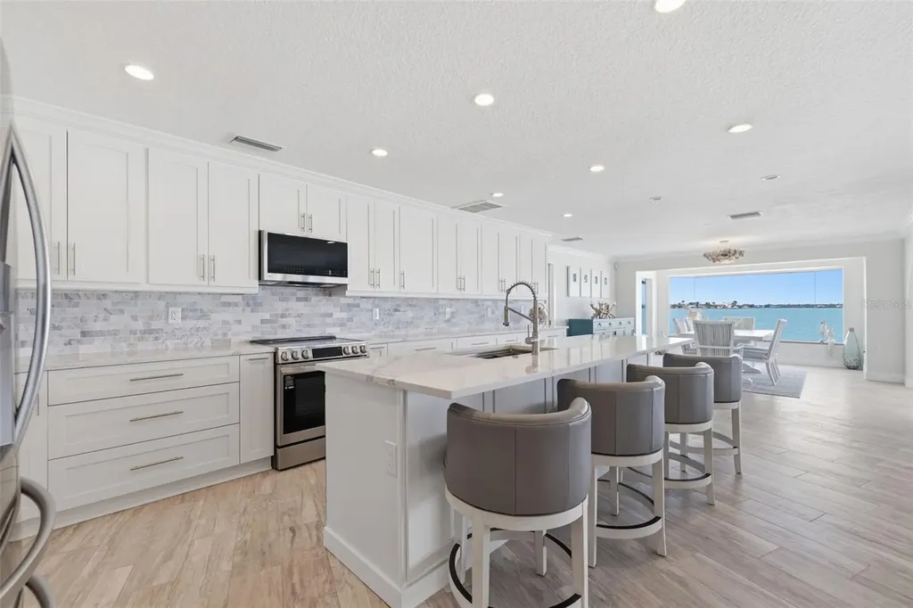 16123 6th Street E Redington Beach FL 33708