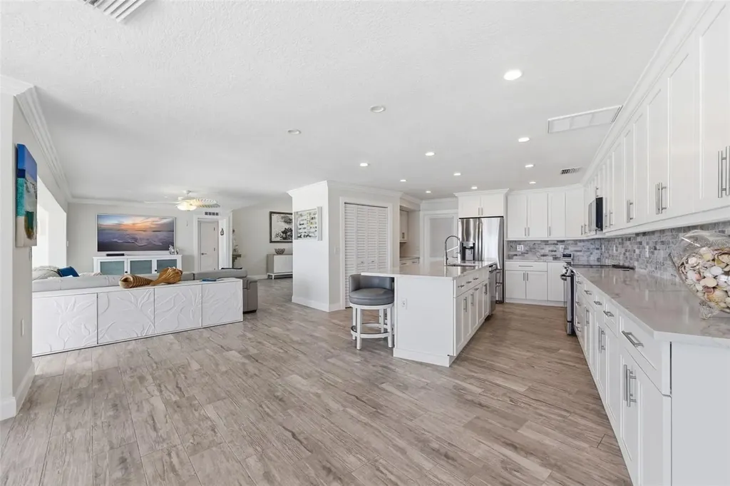16123 6th Street E Redington Beach FL 33708