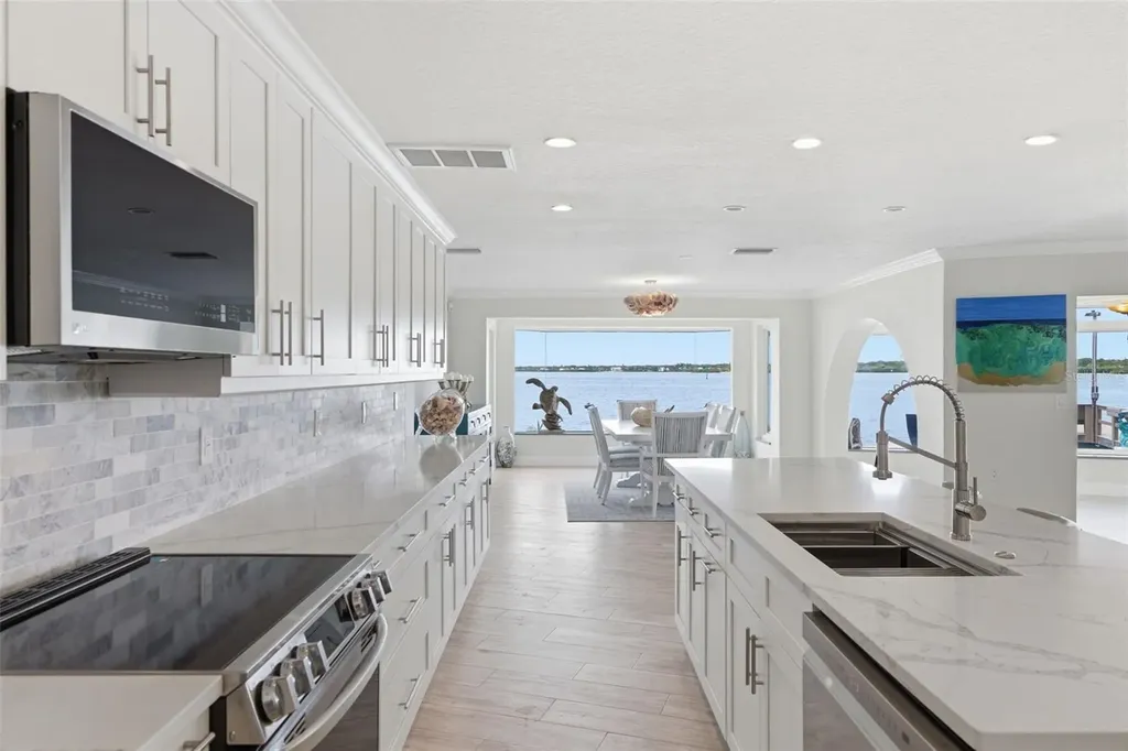 16123 6th Street E Redington Beach FL 33708