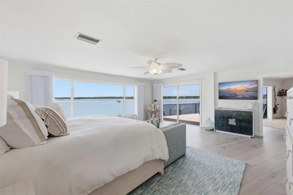 16123 6th Street E Redington Beach FL 33708