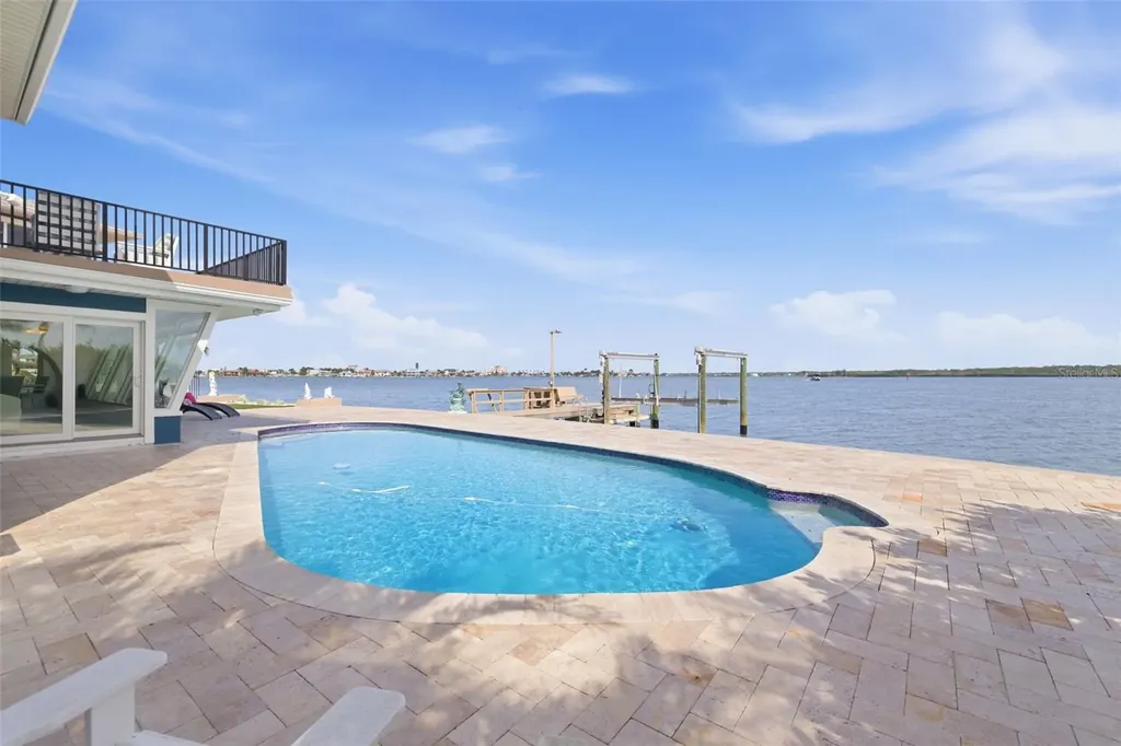16123 6th Street E Redington Beach FL 33708