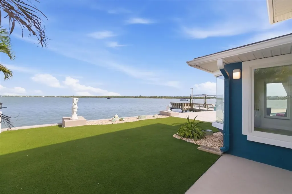 16123 6th Street E Redington Beach FL 33708