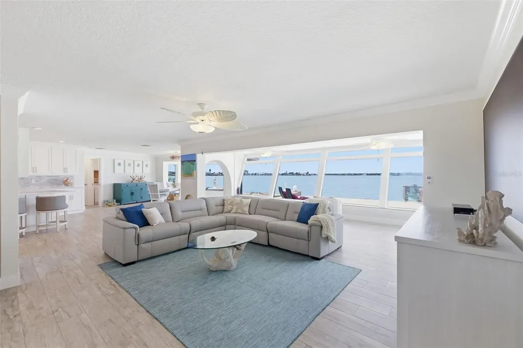 16123 6th Street E Redington Beach FL 33708