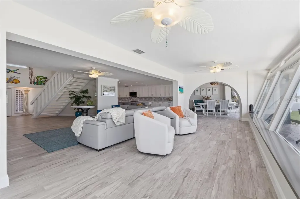 16123 6th Street E Redington Beach FL 33708