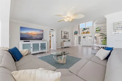16123 6th Street E Redington Beach FL 33708