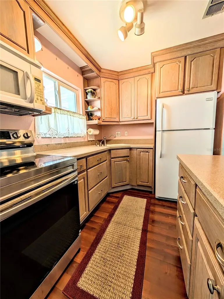2238 Canal Drive Bradenton FL 34207